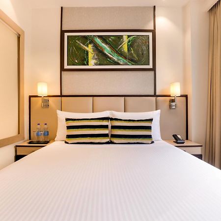 Sandal Suites By Lemon Tree Hotels Noida Exterior foto