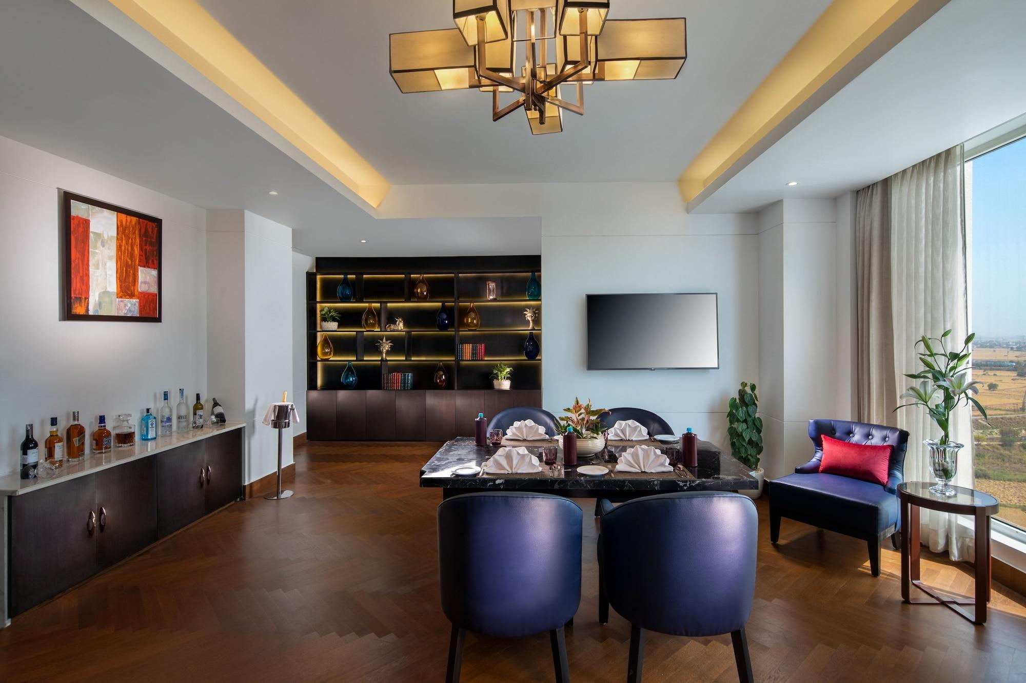 Sandal Suites By Lemon Tree Hotels Noida Exterior foto