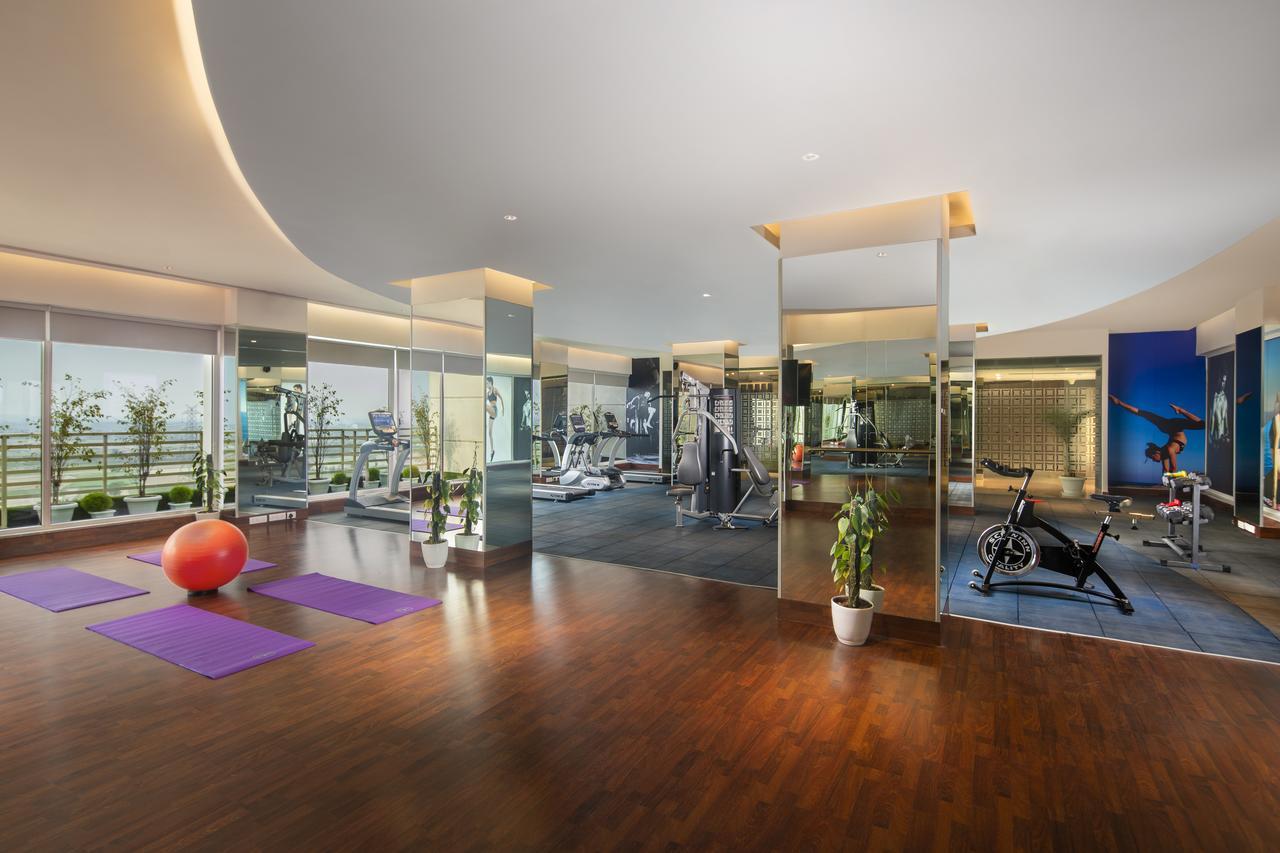 Sandal Suites By Lemon Tree Hotels Noida Exterior foto
