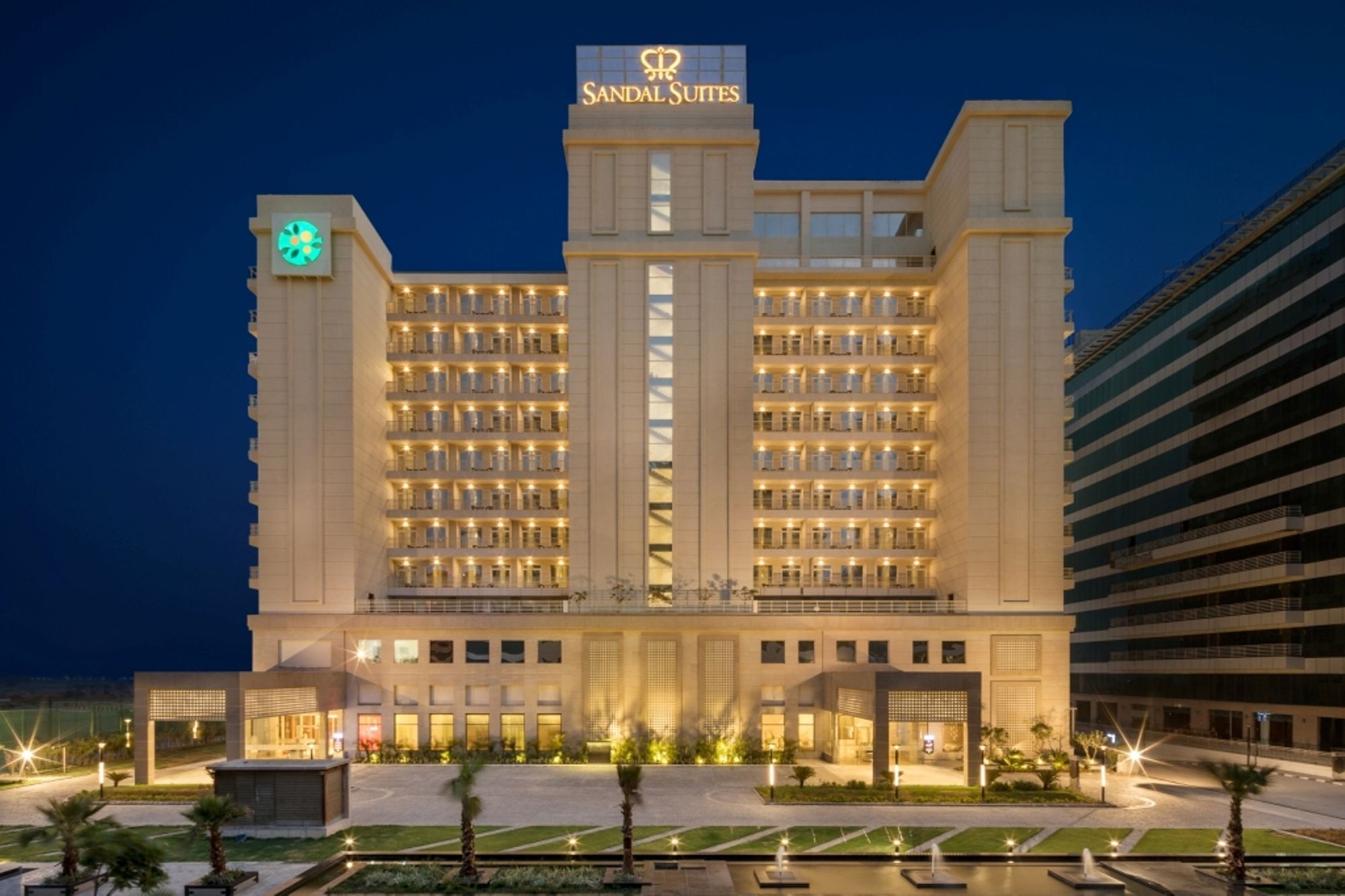 Sandal Suites By Lemon Tree Hotels Noida Exterior foto