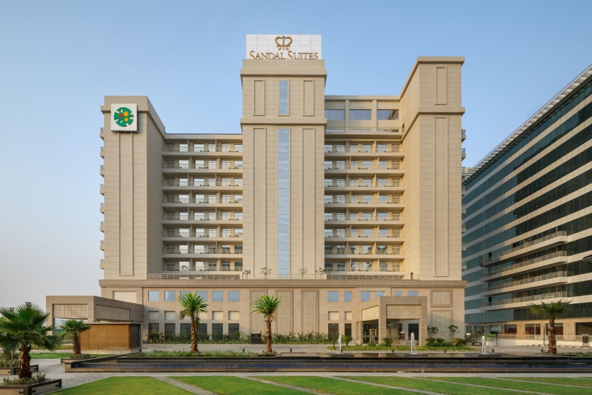 Sandal Suites By Lemon Tree Hotels Noida Exterior foto