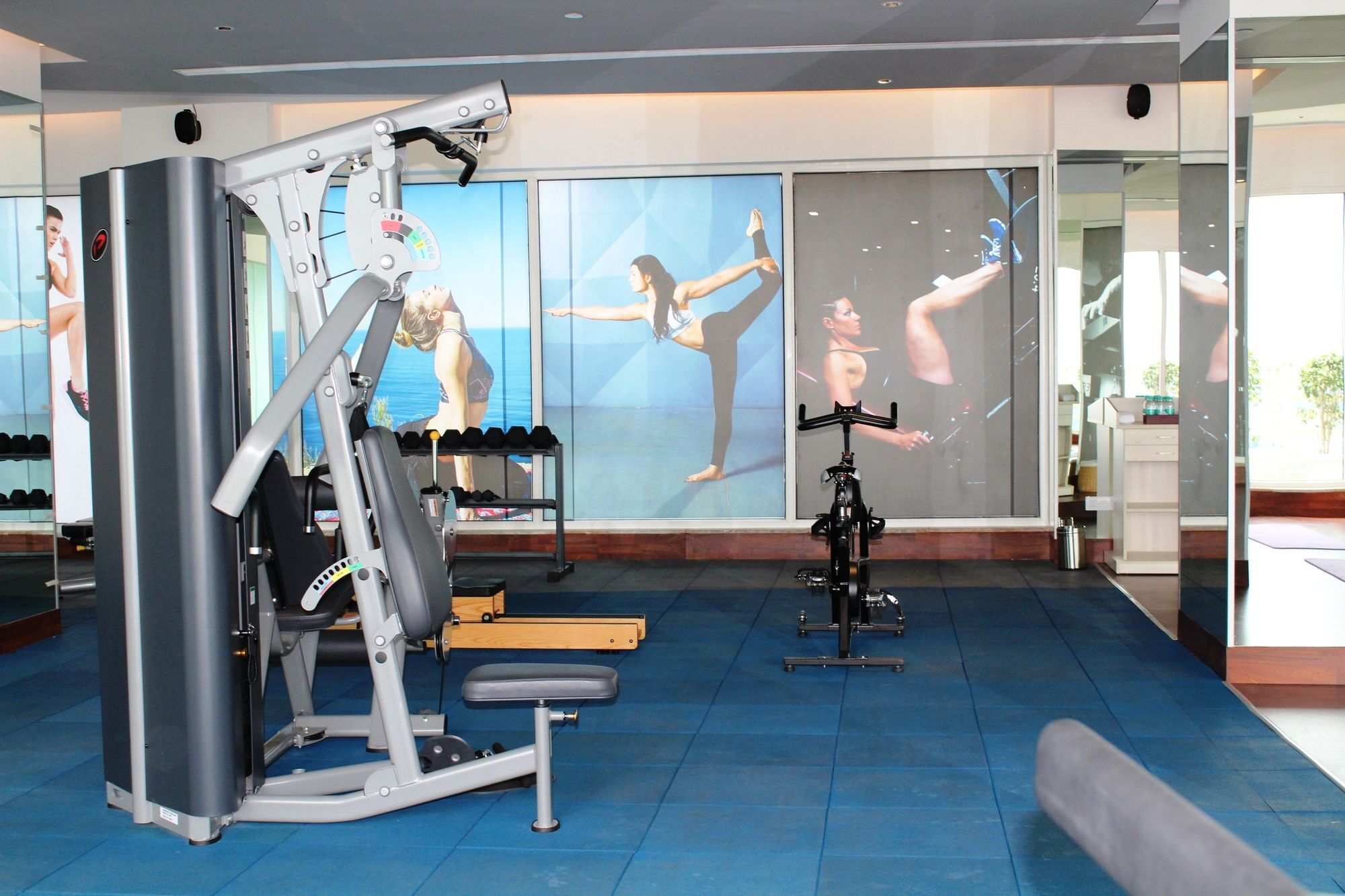 Sandal Suites By Lemon Tree Hotels Noida Exterior foto